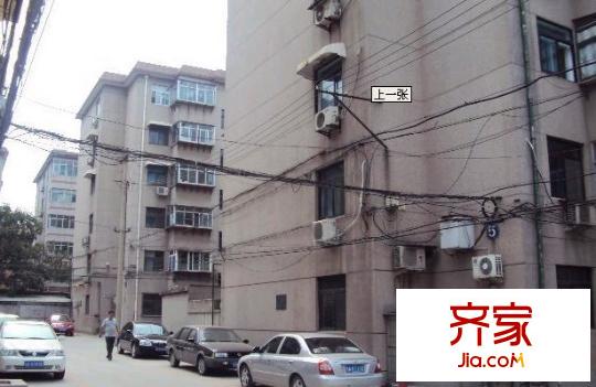 山大南路省直宿舍外景圖