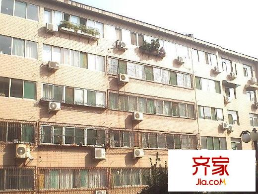 經(jīng)十一路千佛山段宿舍外景圖經(jīng)十一路千佛山段單位宿舍