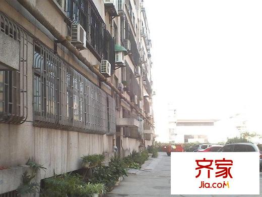 經(jīng)十一路千佛山段宿舍外景圖經(jīng)十一路千佛山段單位宿舍