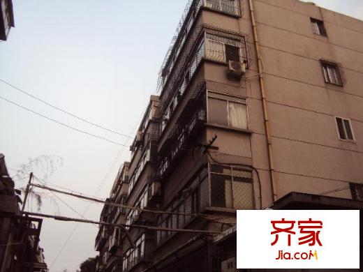 山大南路西段宿舍外景圖山大南路西段單位宿舍 