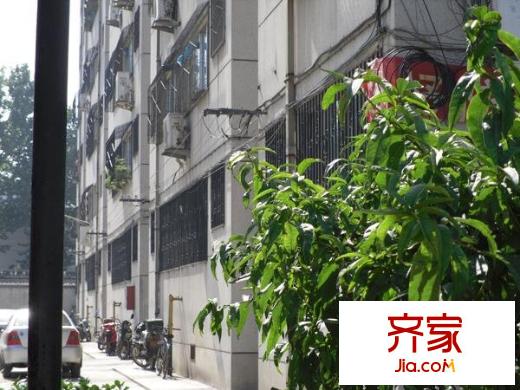 天橋區(qū)環(huán)衛(wèi)局宿舍外景圖