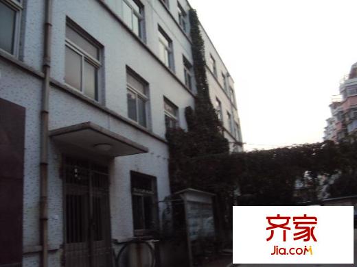 山大南路西段宿舍外景圖山大南路西段單位宿舍 