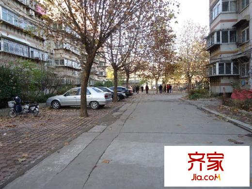 機(jī)車工廠九宿舍外景圖 