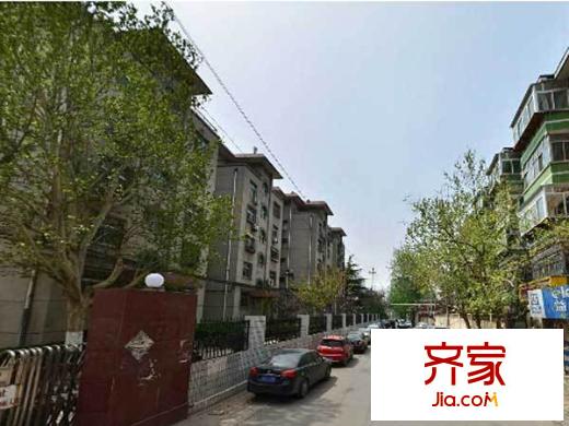 英雄山路房地產開發(fā)公司宿舍外景圖 