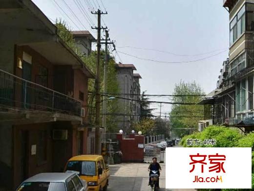英雄山路房地產(chǎn)開發(fā)公司宿舍