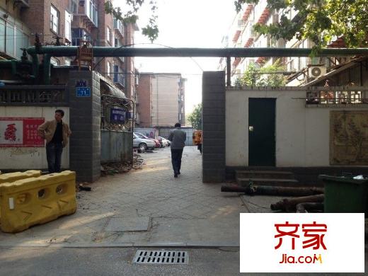 經(jīng)一緯七單位宿舍外景圖 