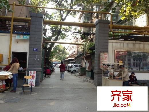 經(jīng)一緯七單位宿舍外景圖 
