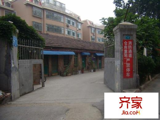 經(jīng)三緯七宿舍外景圖 