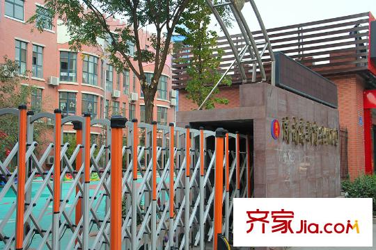 明湖?白鷺郡高新育興幼兒園