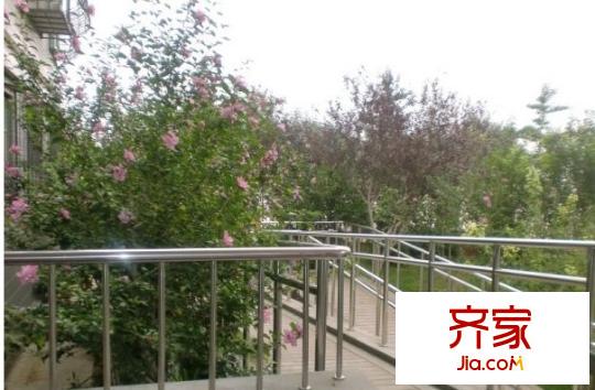 依山居外景圖