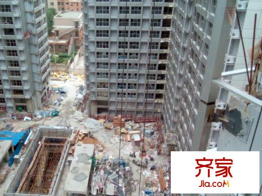 卓越時代廣場實景圖施工進度（2014-07-01）