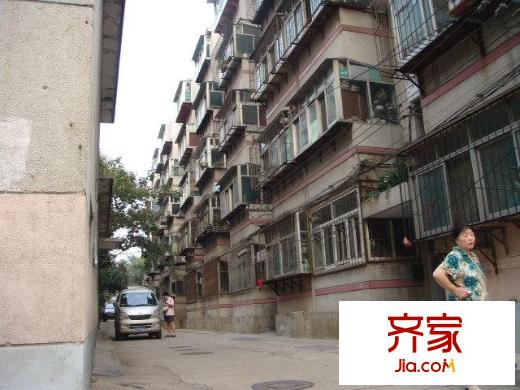 經(jīng)三緯八宿舍外景圖