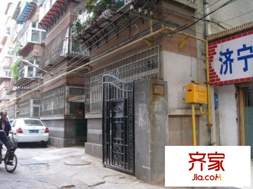 經(jīng)三緯八宿舍外景圖