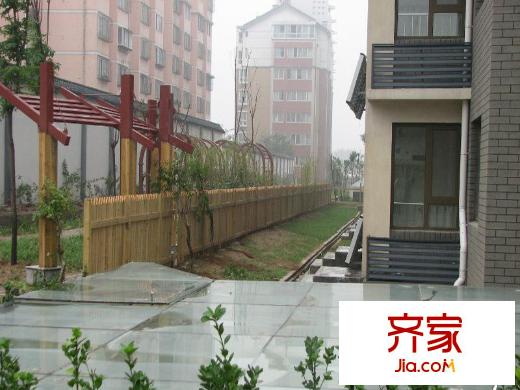 建中大學(xué)仕花園實(shí)景圖（2013-5-15）