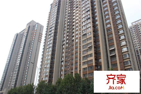 魯商鳳凰城小區(qū)外立面（2015-10-12）