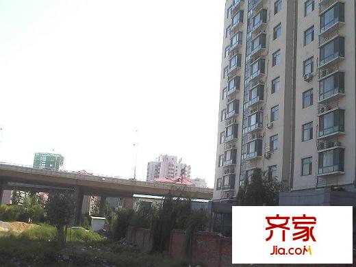 融基湖光山色外景圖