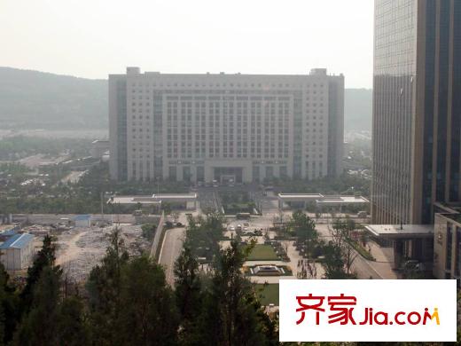 中海奧龍觀邸配套圖周邊配套-西俯龍奧大廈