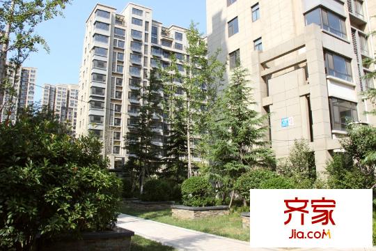 彩虹湖小區(qū)樓座實(shí)景（2015-9-7）