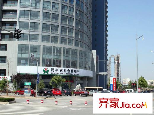 泉景天沅LOFT北行約1000米潤豐農(nóng)村信用社