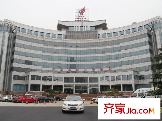 丁豪廣場(chǎng)周邊高新區(qū)管委會(huì)