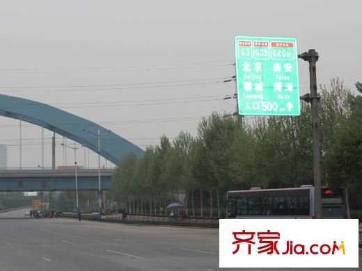 夢世界LOMO中心經十西路高速入口