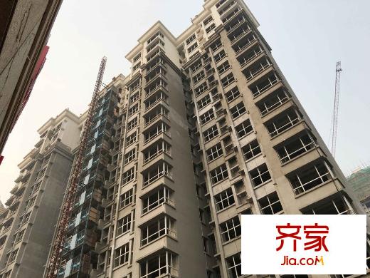 帝華鴻府6號(hào)樓外立面開(kāi)始施工（2015-12-12）
