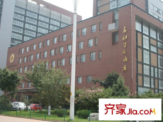 中建長清湖北行約1000米商業(yè)街名仕學(xué)府酒店