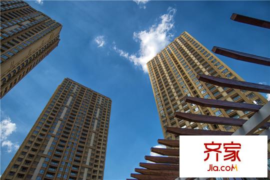 融城?昆明湖項目仰拍實景圖（2015-09-10）