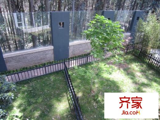 世博生態(tài)城別墅外景圖 
