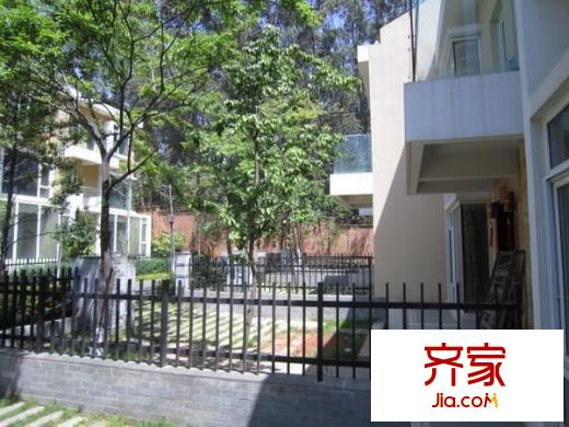 世博生態(tài)城別墅外景圖 