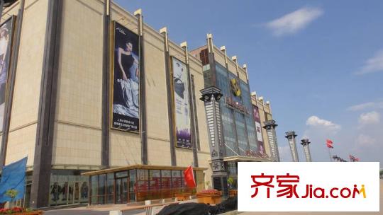 盛世財富公館配套圖項目前方購物廣場（2012-06-20）
