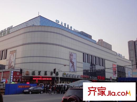 曼哈頓國際配套圖東側(cè)斜對面的哈一百（2010-10-21）