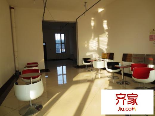 盛世華庭實景圖項目售樓處接待區(qū)（2012-11-20）