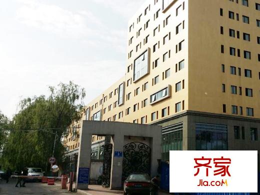 黑龍江現(xiàn)代文化藝術(shù)產(chǎn)業(yè)園外景圖入戶(hù)門(mén)（2014-5-22）