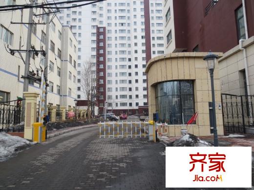 學(xué)府怡園外景圖小區(qū)入口（2013-4-6）