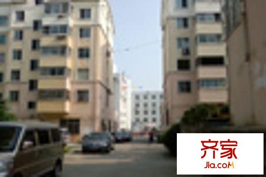新苑小區(qū)外景圖小區(qū)街道
