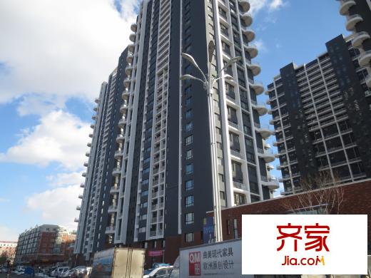富達(dá)藍(lán)山實(shí)景圖樓體近景（2013-04-27）