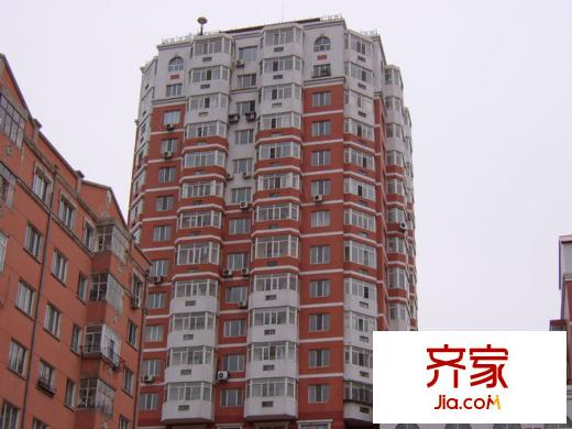 龍?chǎng)渭覉@外景圖 