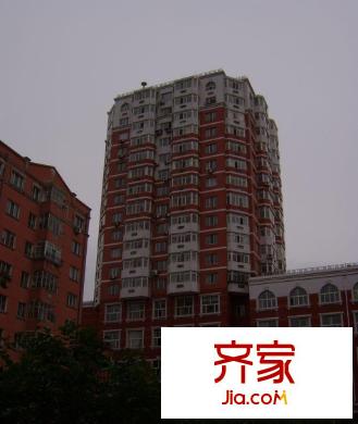 龍?chǎng)渭覉@外景圖 