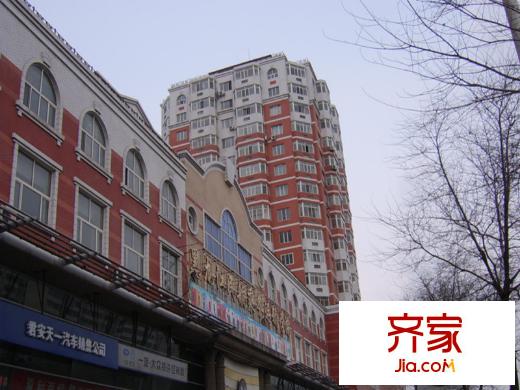 龍?chǎng)渭覉@外景圖 