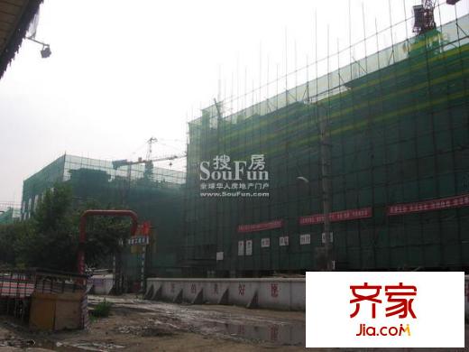 沃華水岸實景圖臨太平大街施工地