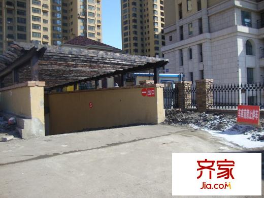 鳳凰灣外景圖小區(qū)地下車庫(kù)（2013-3-20）