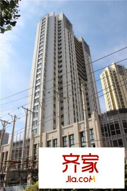 深藍(lán)杰座住宅2號(hào)樓仰拍圖（2015-10-21）