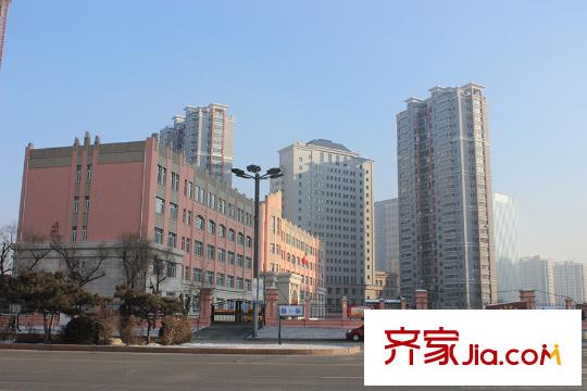 深藍(lán)杰座項(xiàng)目周邊花園小學(xué)哈西分校