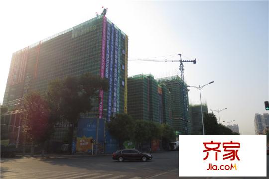匯雄?生活匯項目在建工程沿街一側(cè)（2015-07-20）