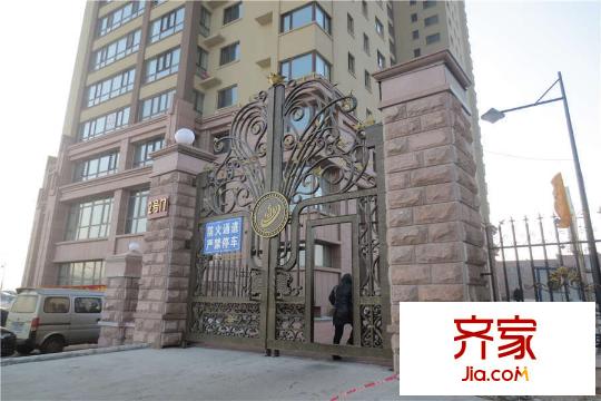 紅星城小區(qū)大門實(shí)景（2015-02-12）