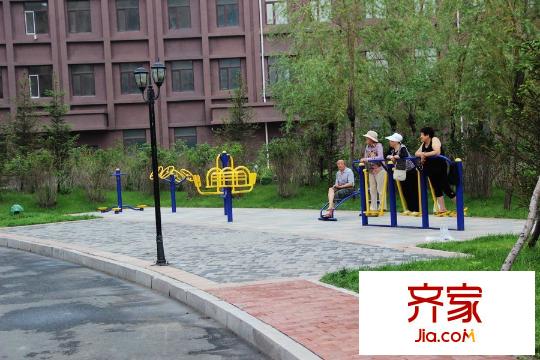 盟科萬城小區(qū)遠(yuǎn)景實(shí)景（2015.06.26）