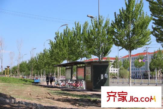 綠色新城二期嘉苑項目附近公交車站（2015-6-5）