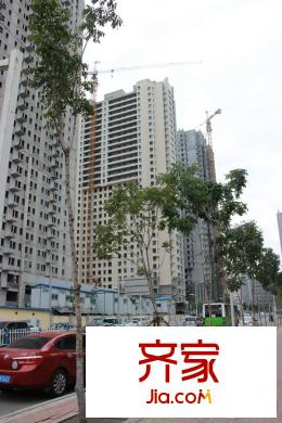 學(xué)府經(jīng)典項(xiàng)目臨街高層外景（2015-10-16）