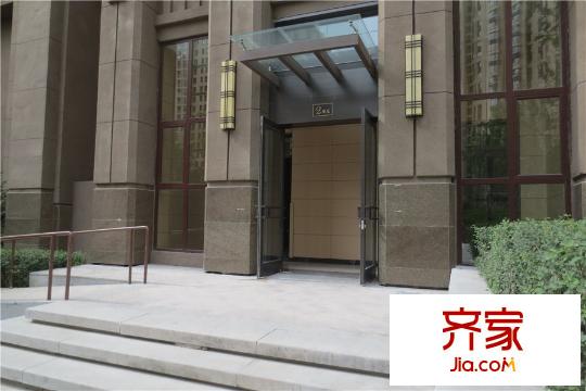 會展城上城項目單元門實景（2015-07-30）